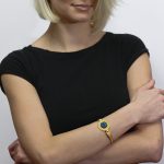 Nut Nun și Ra - brățară zamak aurit + cabochon albastru sclipitor